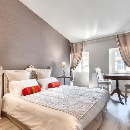 Bed and Breakfast Cour Des Dames La Rochelle  Esterno foto