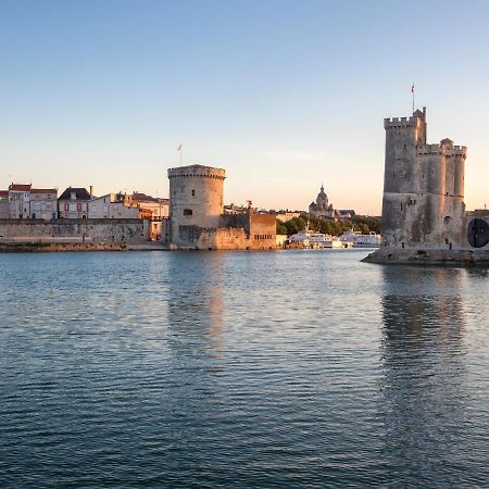 Bed and Breakfast Cour Des Dames La Rochelle  Esterno foto