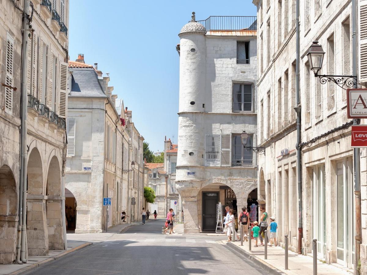 Bed and Breakfast Cour Des Dames La Rochelle  Esterno foto