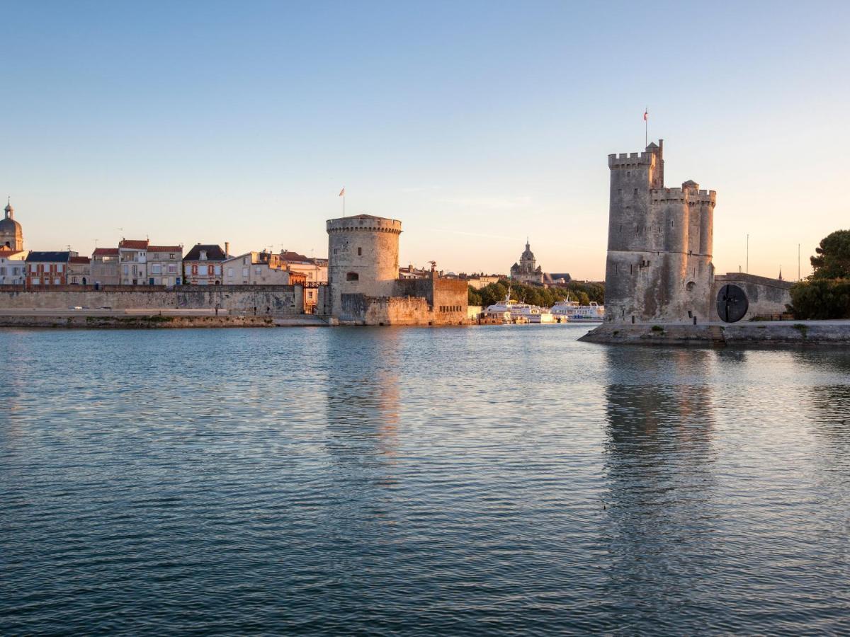 Bed and Breakfast Cour Des Dames La Rochelle  Esterno foto