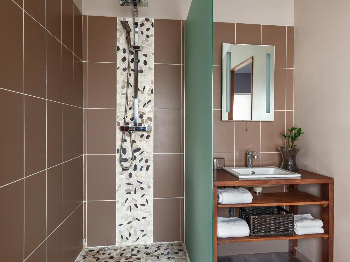 Bed and Breakfast Cour Des Dames La Rochelle  Esterno foto