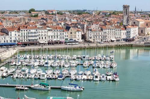Bed and Breakfast Cour Des Dames La Rochelle  Esterno foto