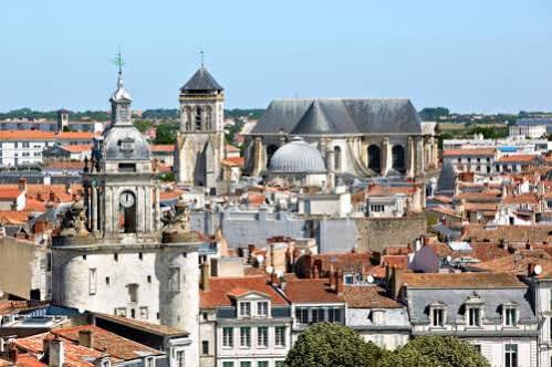 Bed and Breakfast Cour Des Dames La Rochelle  Esterno foto