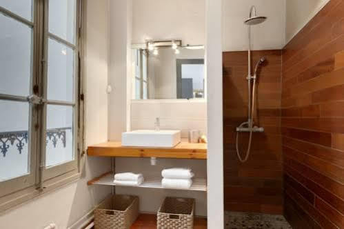 Bed and Breakfast Cour Des Dames La Rochelle  Esterno foto